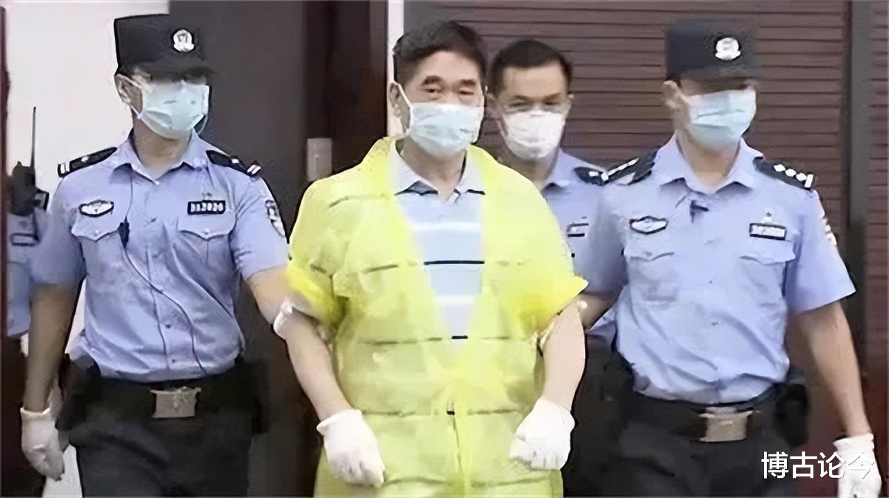 王振华的“双面人生”:员工买房一律九折,二十年前就有婚外情