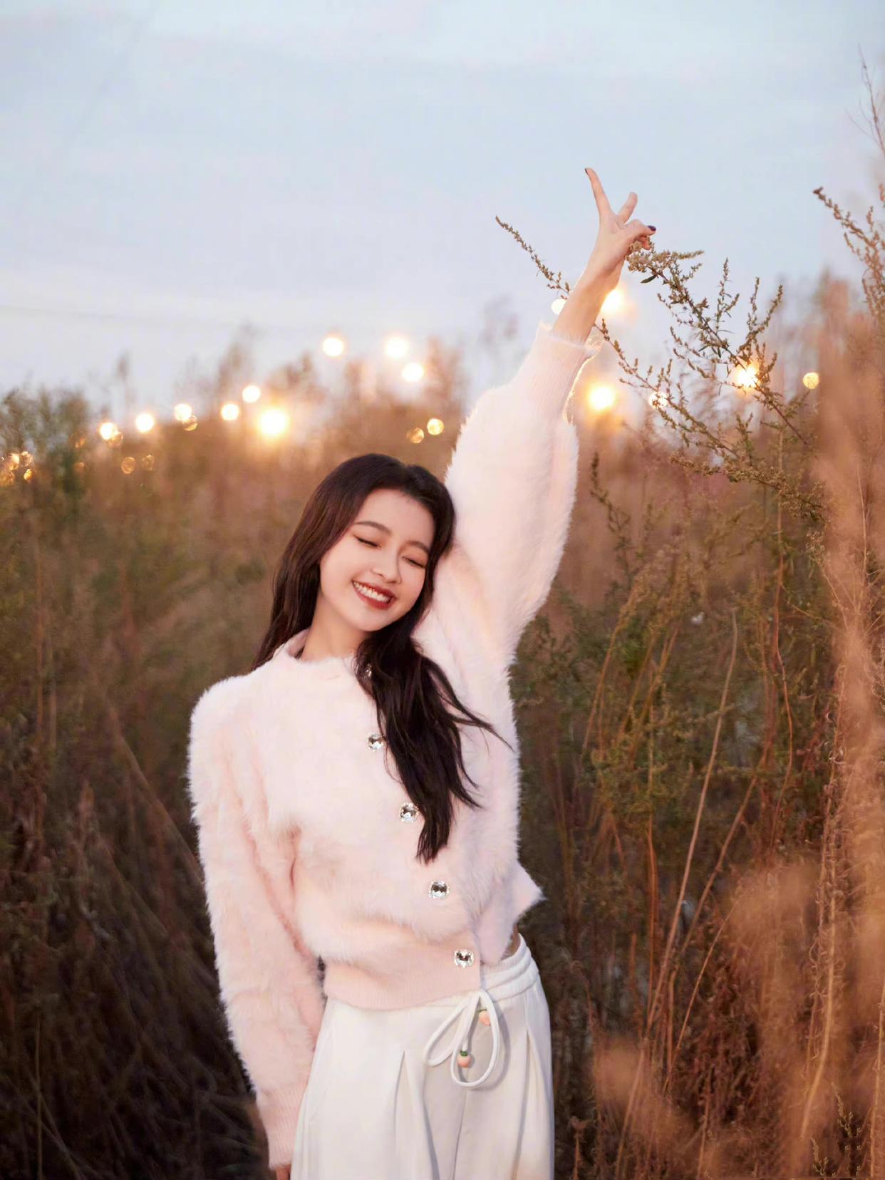 司雯嘉|姜潮夫妇逛超市被偶遇，麦迪娜无修图真实身材曝光！腰间赘肉抢镜