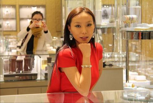 万宝宝|中国内地三大名媛千金，身价个个超百亿，7小时都逛不完自家豪宅