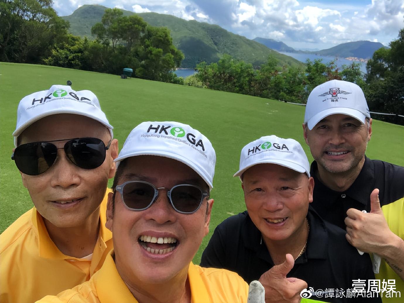 谭咏麟|谭咏麟跟友人打高尔夫，王敏德罕见露面，双鬓斑白满脸络腮胡！