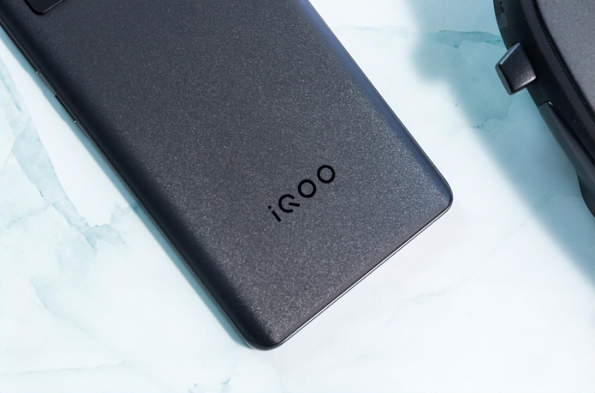 iqoo|iQOONeo6评测：有颜有料，同价位产品的最佳选择之一！