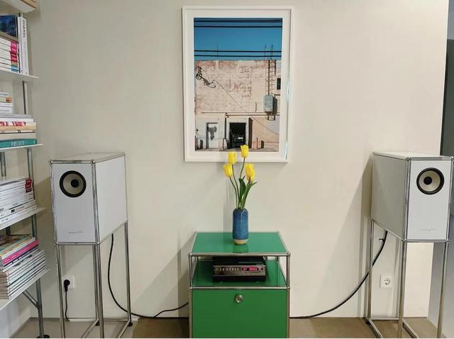 衣帽间|41岁郑丽媛独居19年,书墙衣帽间那叫一个震撼,简直是人间理想