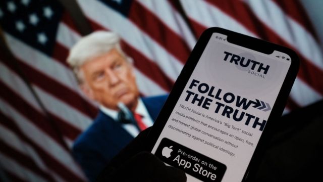 小米科技|特朗普的“真相社交”媒体平台陷入财务困境