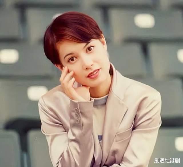 江希文|香港知名女星迎来新恋情！遭前男友家暴，未婚产女做单亲妈妈多年