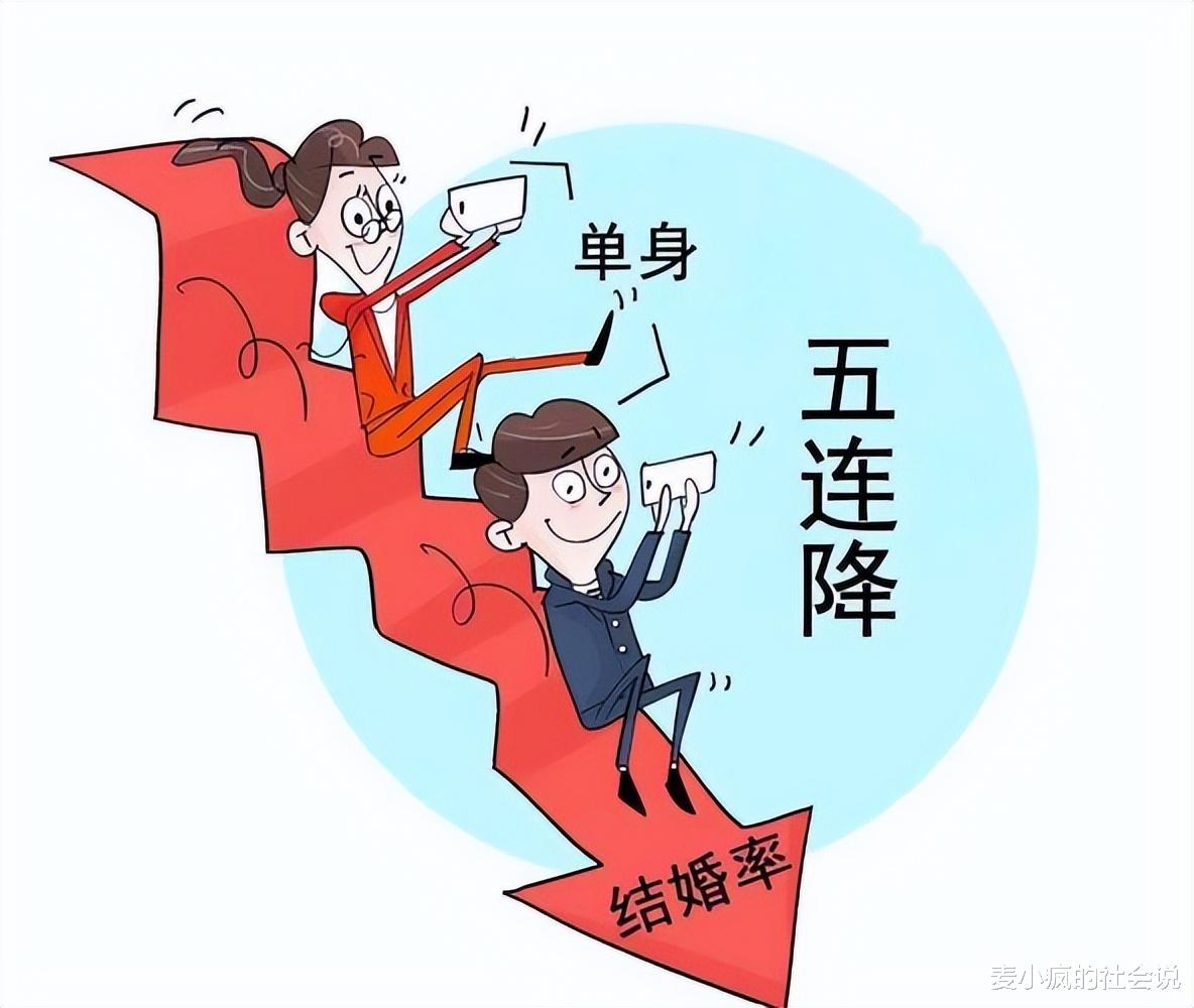 老人网购600个快递堆在家不拆,背景曝光,“未婚无儿女”引热议