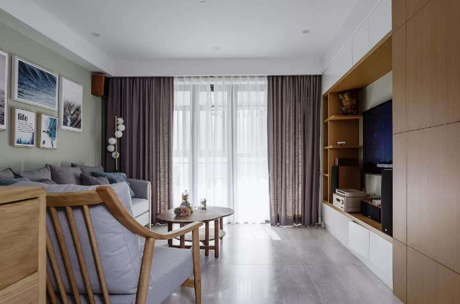 横梁没法动,无奈只能用这些方法进行弱化,完工后效果还赞!