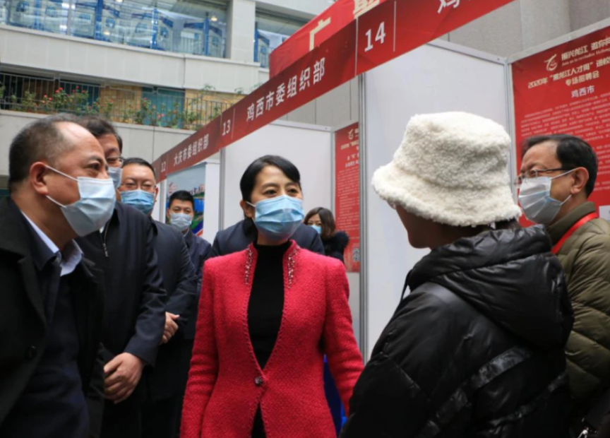 浙江大学|浙大女生落选公务员,父母后悔:选错专业,白费了多考的100分