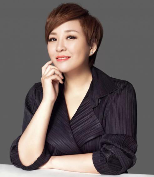 许佳琪|比父母更美的8位星二代，翁虹女儿美貌惊艳，李静女儿大眼睛超美