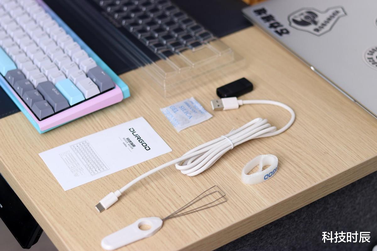 USB|手感与颜值俱佳，杜伽K330W 冰淇淋机械键盘上手：爱了