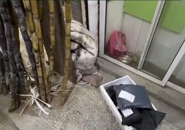 买家投诉快递员没把快递送到自己手上反遭对方辱骂?