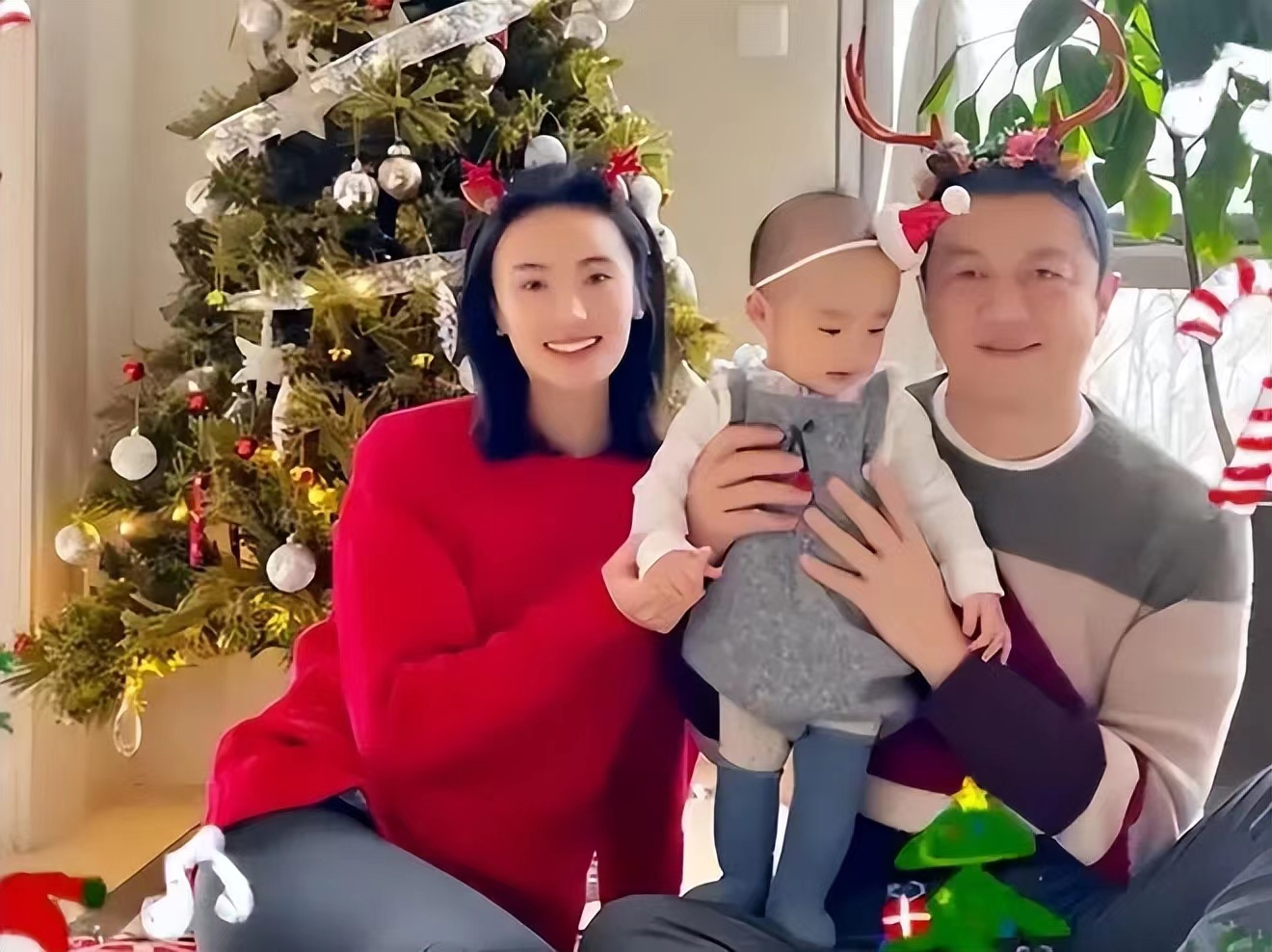 李亚鹏|李亚鹏秀恩爱,关王菲什么事?