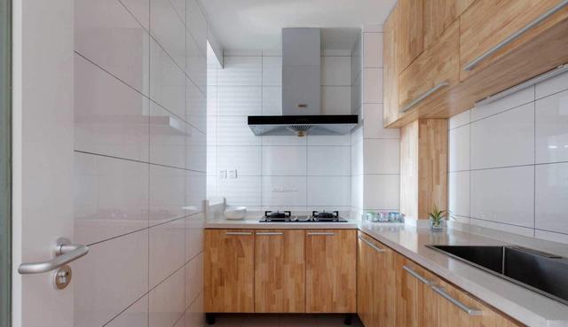 身高1.8m以上或者1.6m以下的人,做定制橱柜时要注意3个特殊尺寸