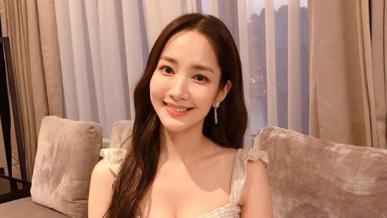 朴敏英|韩星朴敏英曝恋情！疑与财阀男友见家长，男方有诈骗史还有大肚腩