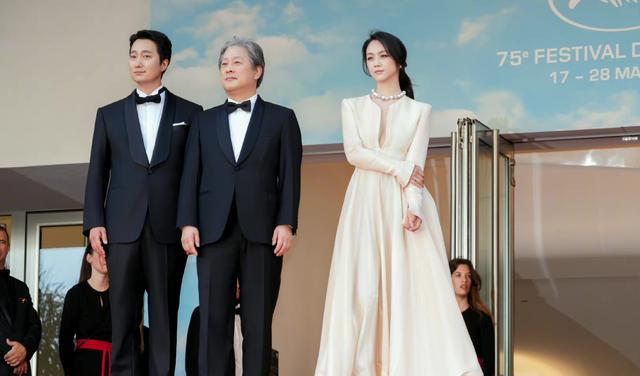 |20位女星戛纳红毯比拼，外国女星勇敢放飞，陈法拉汤唯内敛取胜