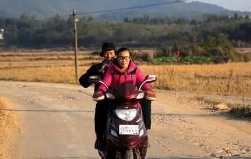 医生|2013年，执意要嫁给大自己45岁老头的张凤，现在如何了？