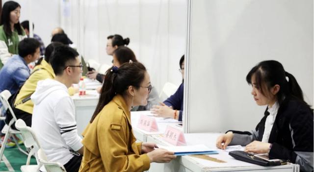 求职|又有“金饭碗”发布招聘,12万左右年薪吸引人才,学生把握住机会