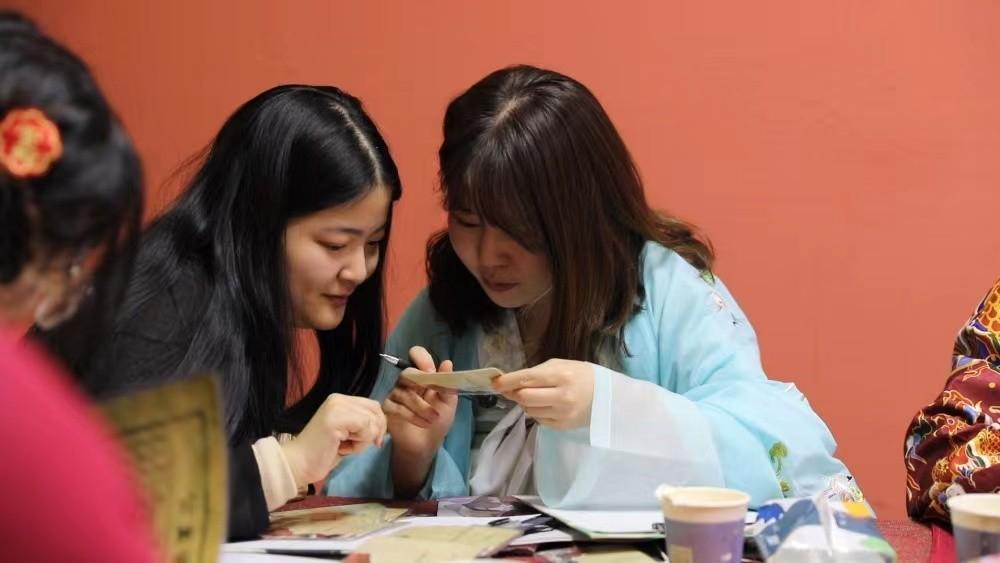 程序员|年轻人不再冲动消费？京东唯品会新趋势明显