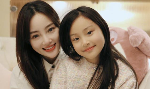 整容|明星有没有整容,看看他们的孩子就知道了,孩子俨然成了照妖镜