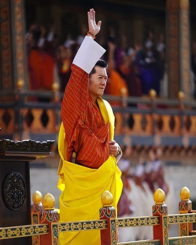 不丹最美王后：11年爱情童话破灭，面对冷漠的丈夫，她比戴妃冷静！