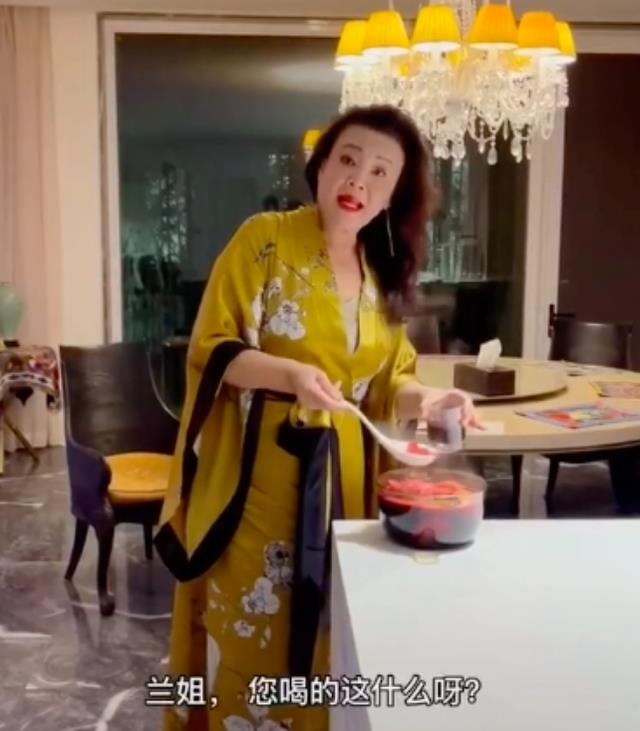 大S|前婆媳反差大，张兰被曝贷4900W出国躲债，大S资源升级被品牌看中