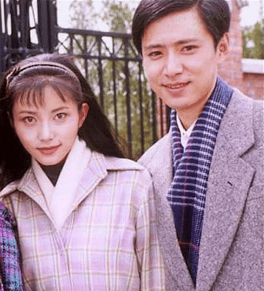 王琳|《情深深雨濛濛》解析:尔豪不愧是雪姨儿子,遇到危险只想自保