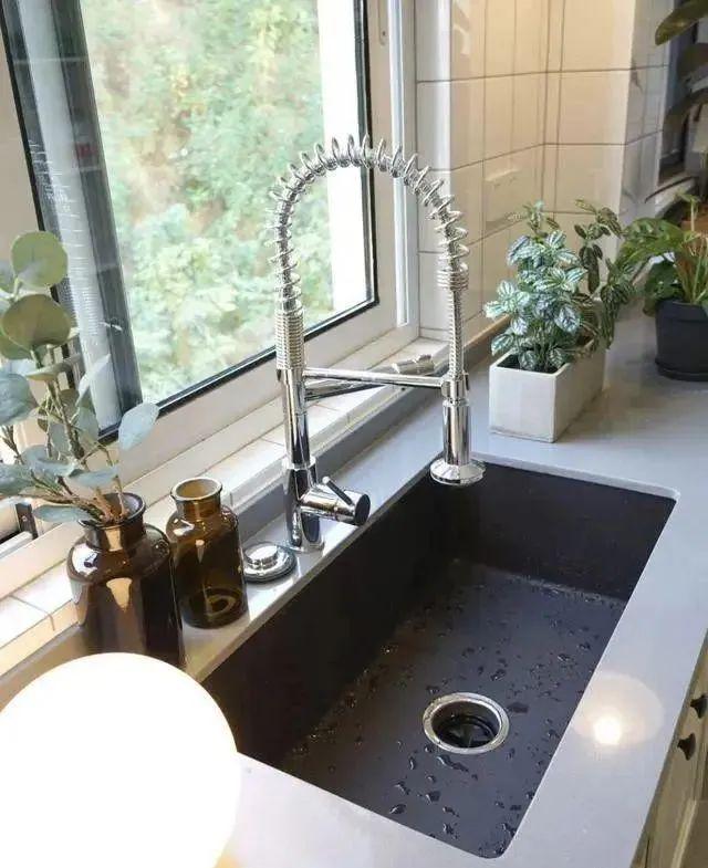 太聪明了！同样是小厨房，瞧瞧人家会布置的，我怎么就没想到呢？