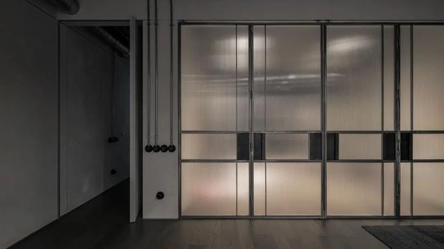 100㎡简约工业风,粗犷朴素的高级灰,这样设计很美