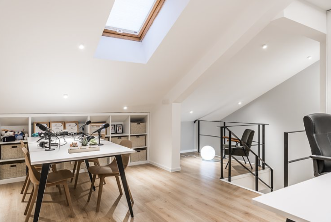 当我换房时，必须买一套复式楼。从他家的装饰中学习实在太完美了