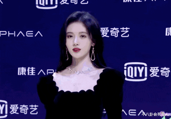 宋茜|翻白眼，没拿奖垮脸，对镜头剔牙，女星们的表情管理给我看笑了