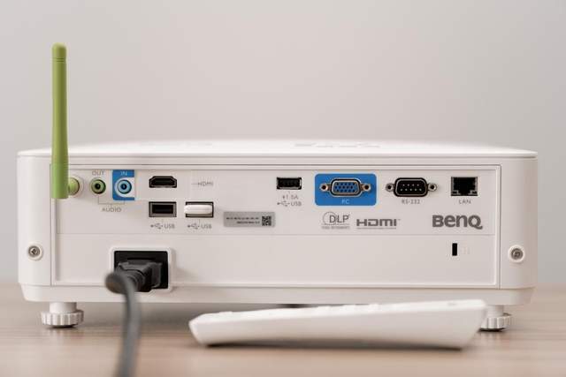 明基|用明基E592智能高清投影仪拍人像照，出片率真高，摄影师看过来