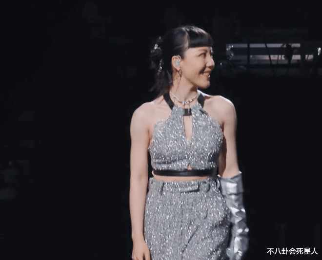 乘风破浪的姐姐|?黑丝、高开叉、辣妹短裙，《浪姐3》舞台首秀，30个女明星杀疯了