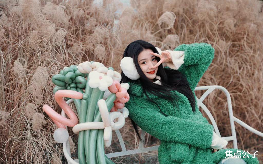 圣诞节|明星圣诞营业照PK：许佳琪软萌，毛晓彤精致，杨超越性感！