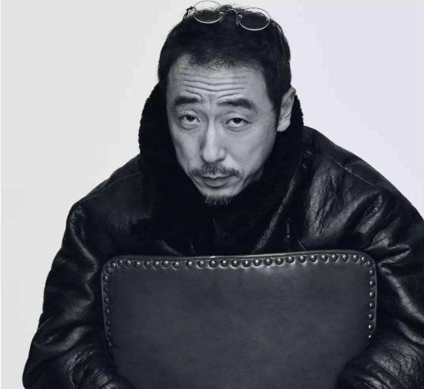 鸡蛋|娶外国妻，吃了10年“软饭”，中年才翻红的他差点被埋没