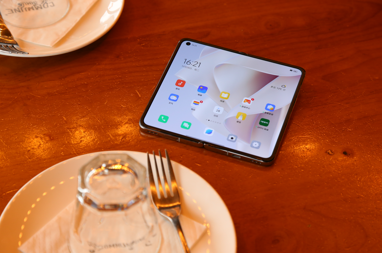 iPhone|花一分钱享受两台机,Find N怎么做到的?