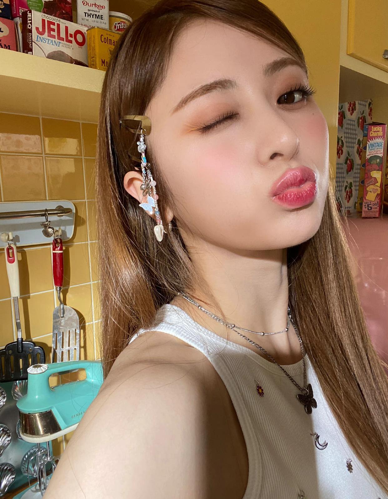 金采源|LE SSERAFIM取消两天的打歌,签售会延后,金采源和许允真出车祸