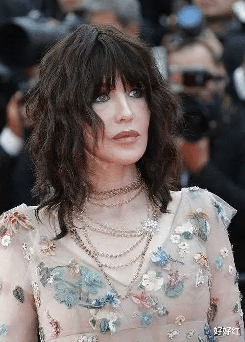 阿佳妮|殿堂级“疯批美人”?!巅峰期退圈生子却终身未婚,如今全脸崩塌惹人唏嘘