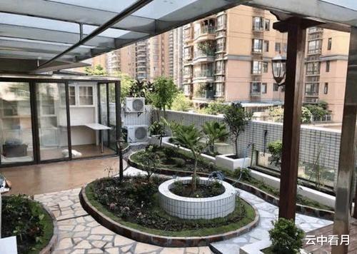 阳台|老公花5万在阳台建花园，刚享受没几天，楼下商铺让我们赶紧拆掉