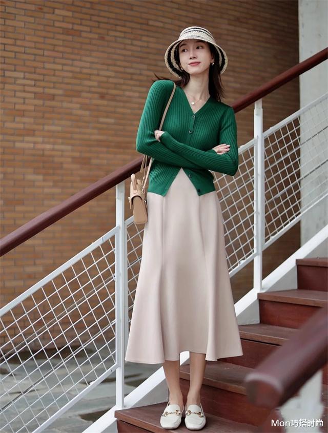 终于明白极简风的“穿搭精髓”，不懂这些，难怪你怎么穿都不高级