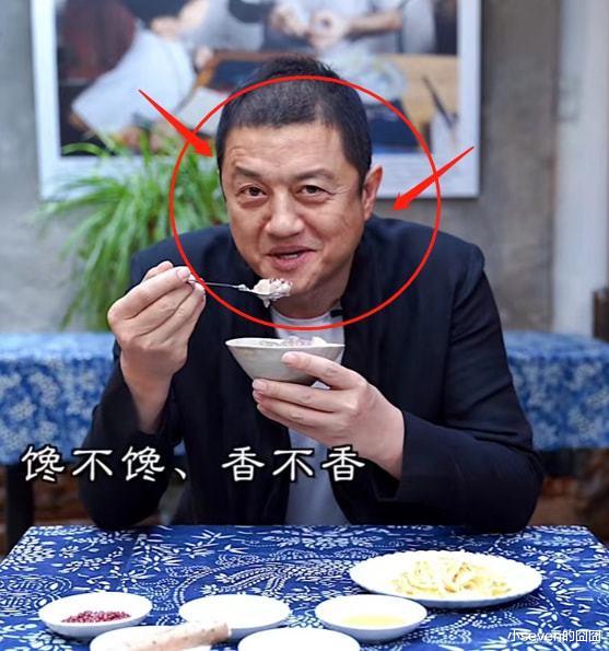 李亚鹏|李亚鹏一岁女儿正面照曝光,被调侃长得像王菲,一家子像三代人