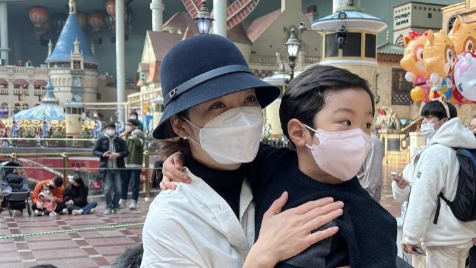 蔡琳|蔡琳为儿子庆生，高梓淇遥送祝福，女方无名指戴戒指疑有新恋情