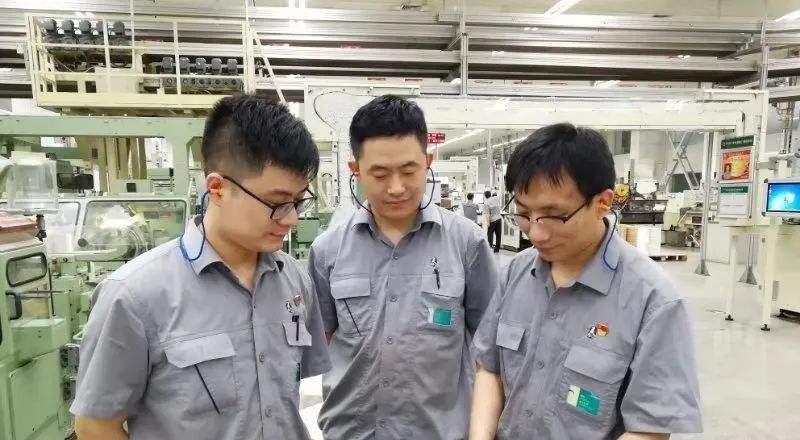 清华大学|大学生不愿意下车间吗？清华本科、湖大博士被录用为烟草厂操作工