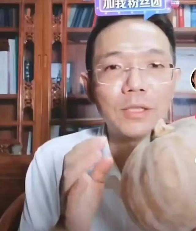 李圣律师带货遭质疑,直播中回应外界舆论,称带货是业余爱好