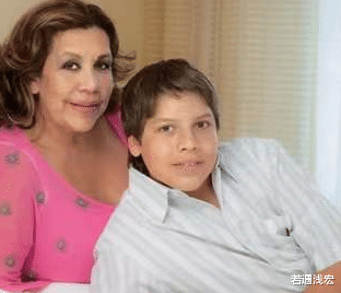 阿诺德·施瓦辛格|施瓦辛格三个儿子：老大颜值高老二胖成熊私生子成“复刻版”