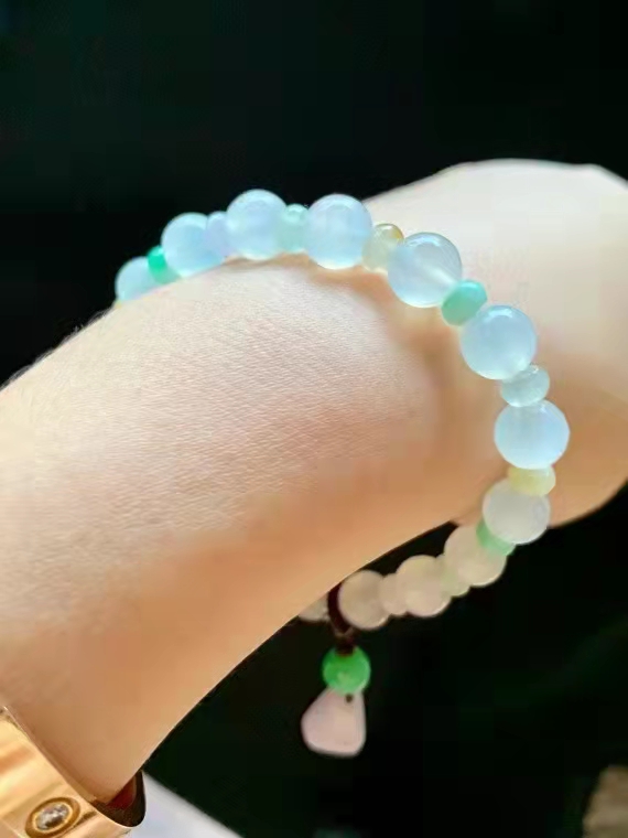 |一颗珠子要13万元。为什么翡翠珠链如此昂贵