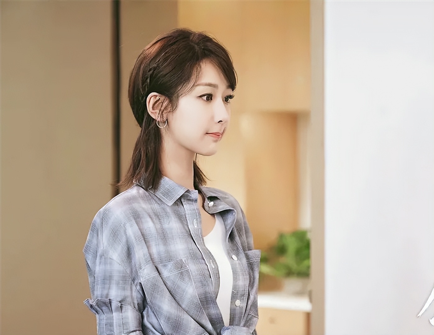 杨紫|杨紫这次错了么?十年友谊沦为“口水蛋糕”的群嘲