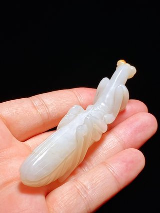 和田玉籽料|清 和田玉籽料 白玉 螳螂 把件摆件