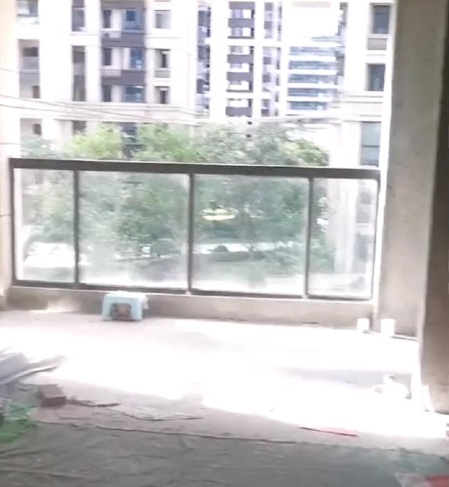 江西一家长买学区房不装修,孩子却考上北大,女子租房不忍感叹!