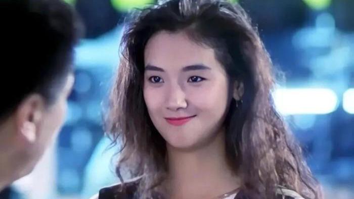 整容|割了双眼皮颜值瞬间发生大转变，这7位女星一刀切得太惊艳了，前后判若两人