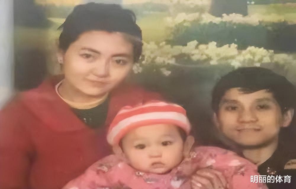 小伙子1岁时被保姆偷走,26年后养母嫌弃主动送还:就当走亲戚了