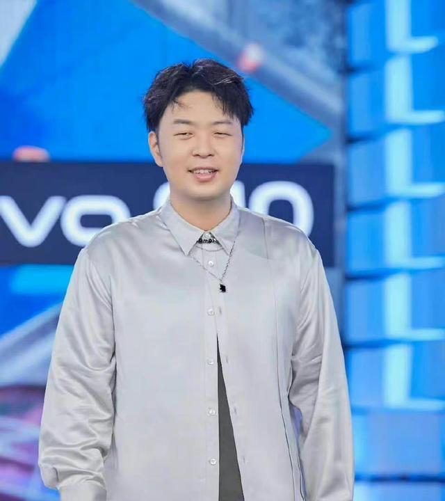 杜海涛 杜海涛素颜现身被偶遇，瘦到脱相苍老许多，沈梦辰的话应验了